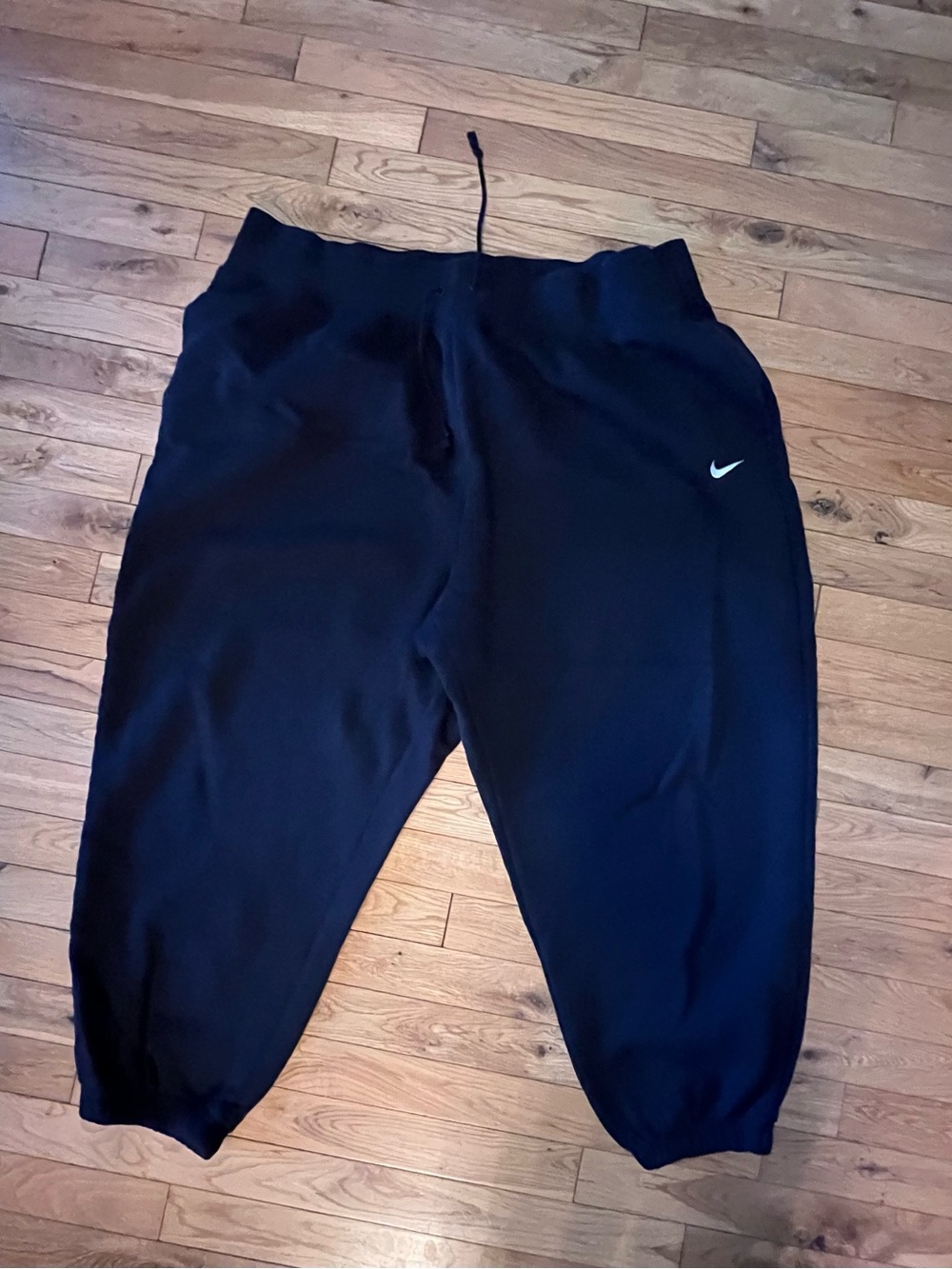 Nike women’s Black Jogger Sweatpants with White Swoosh 3xl